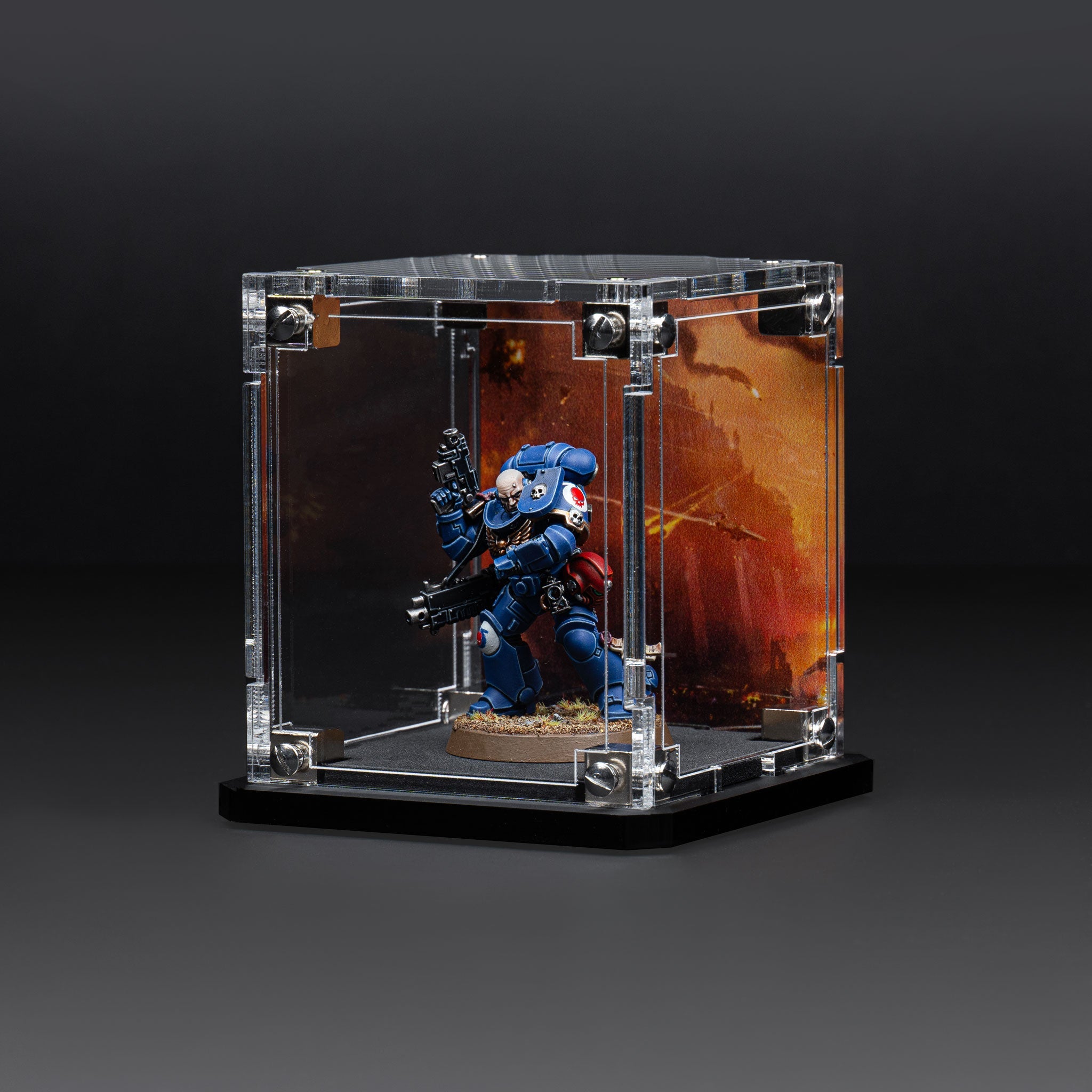 Display Case for Warhammer® Miniature with Endless War Background
