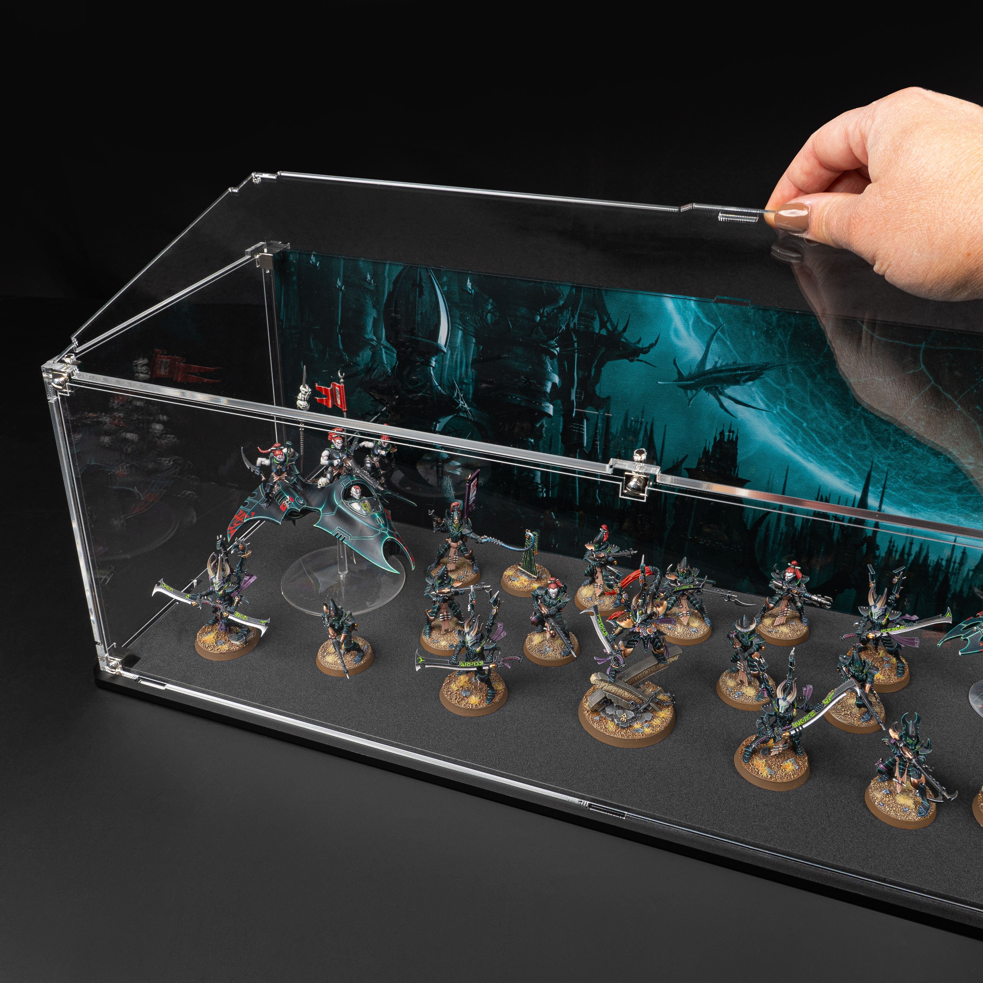 Display Case for Warhammer® Army with Commorragh Background