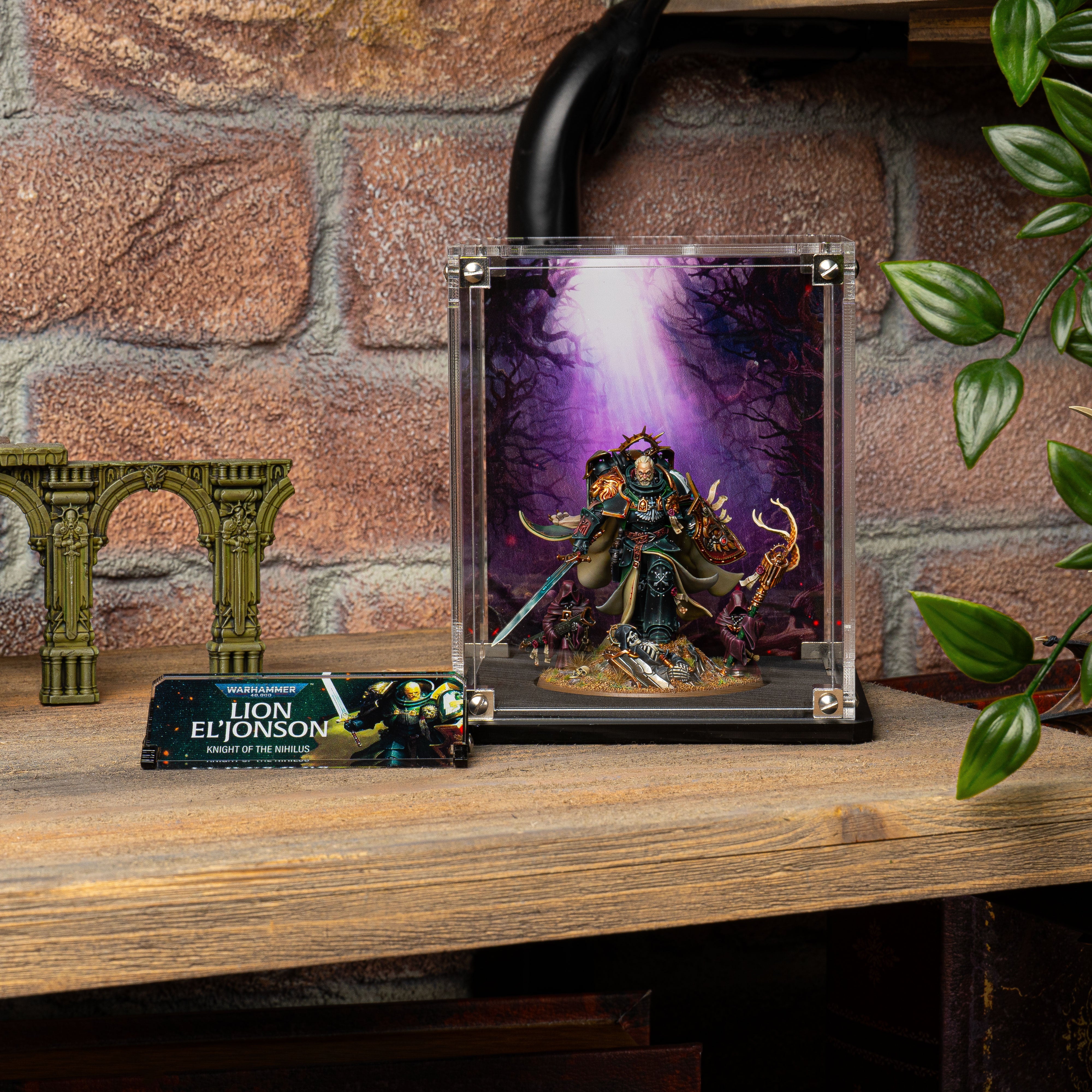 Display Case for Warhammer® 40,000 Dark Angels Lion El’Jonson