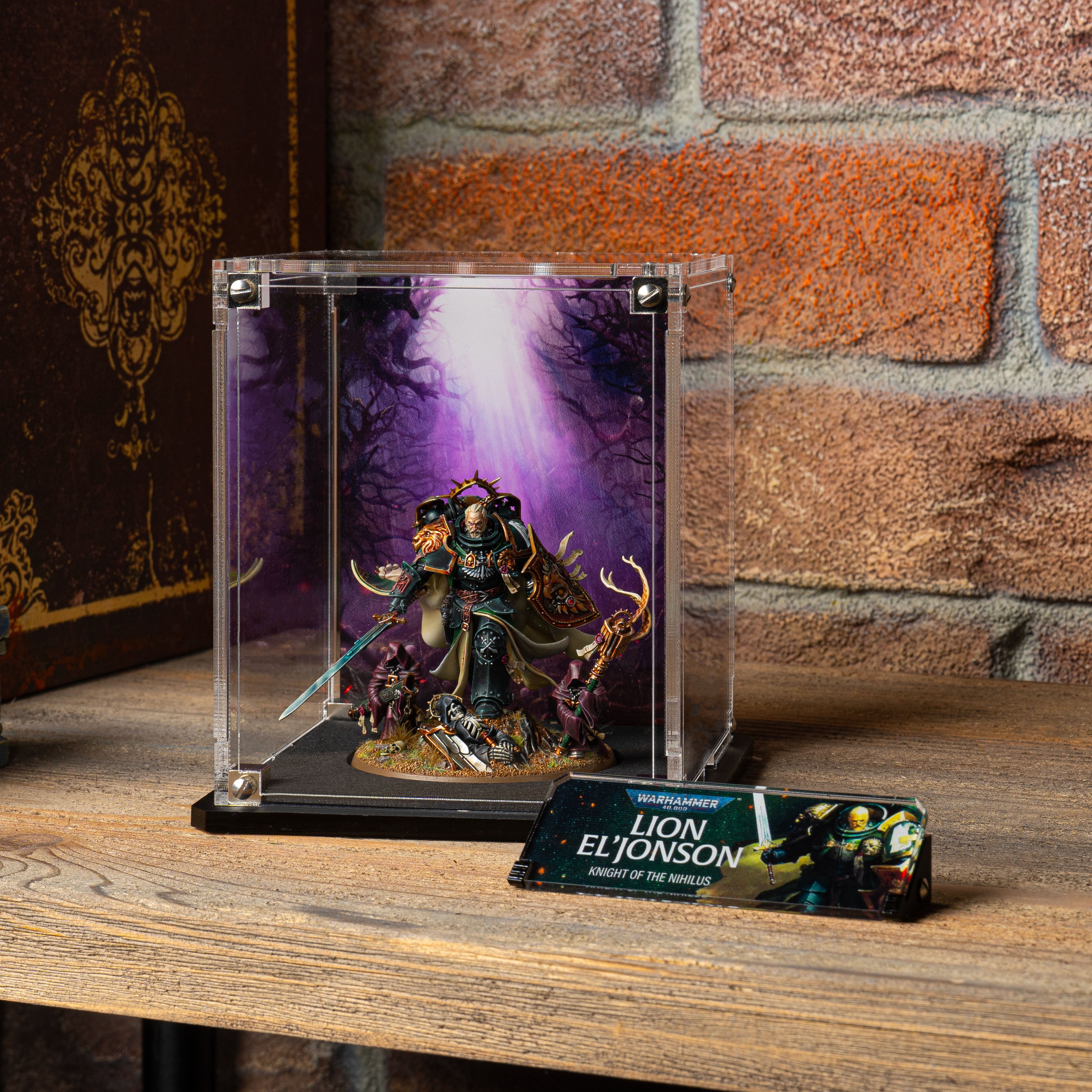 Display Case for Warhammer® 40,000 Dark Angels Lion El’Jonson
