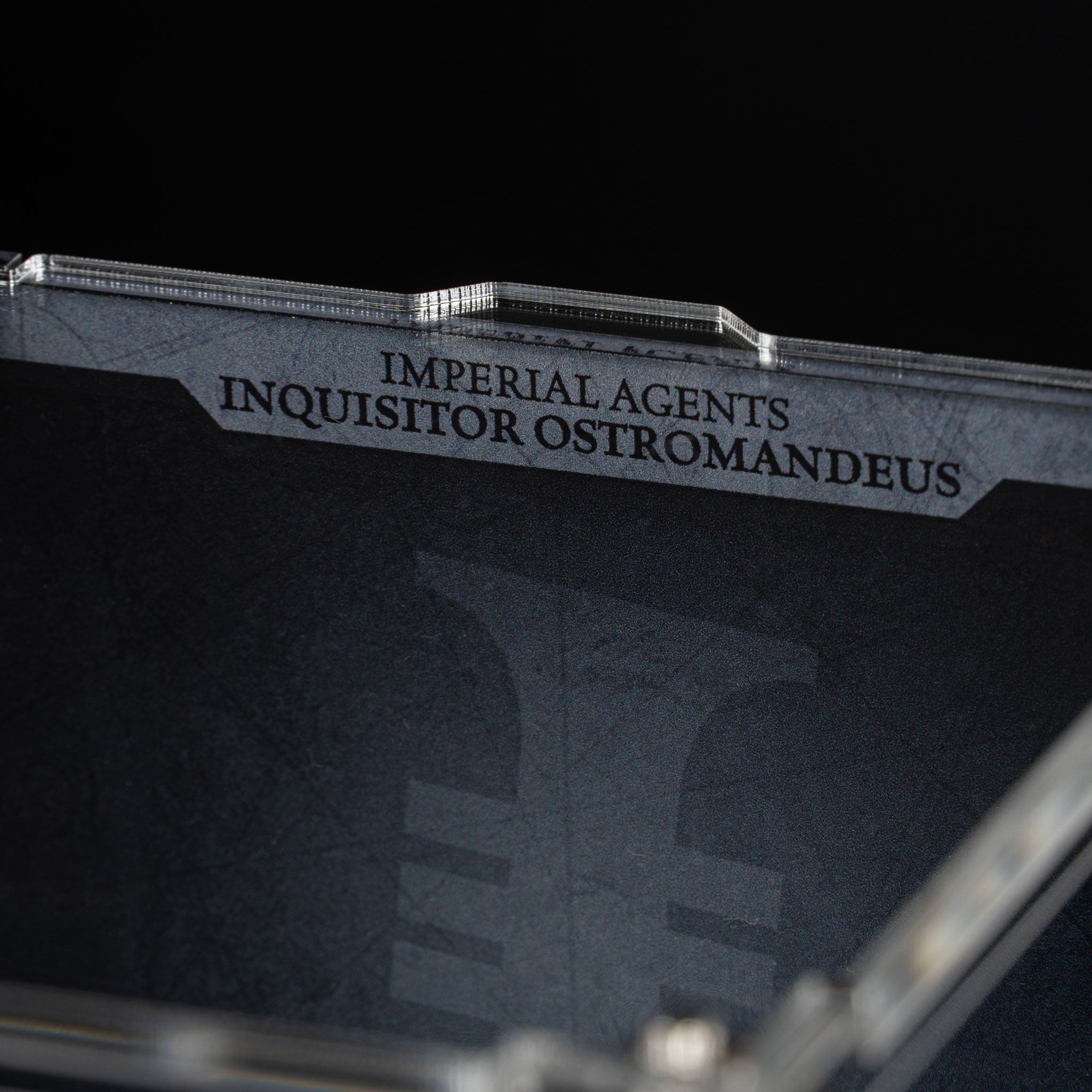 Display Case for Warhammer®+ Imperial Agents - Inquisitor Ostramandeus