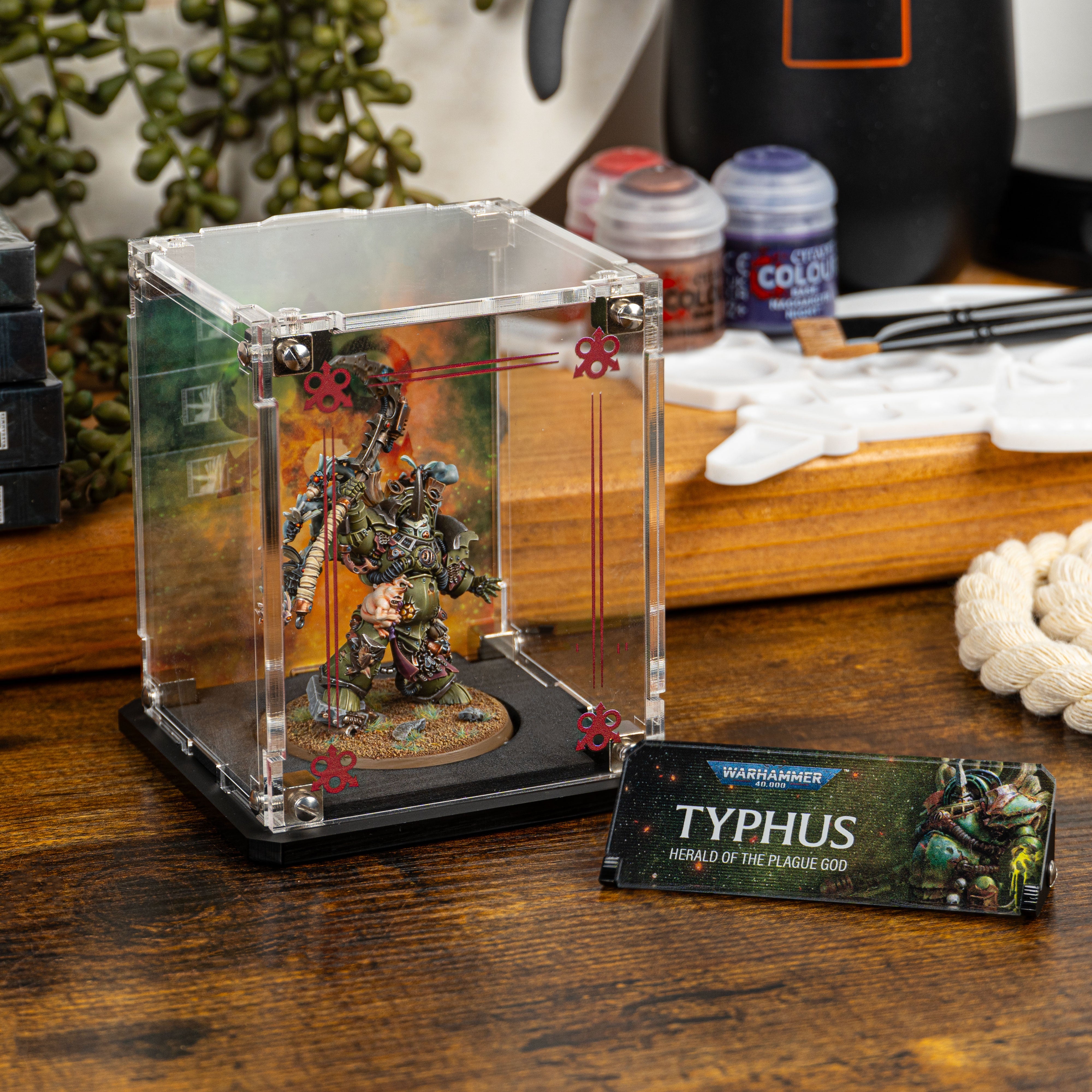 Display Case for Warhammer® 40,000 Typhus, Herald of the Plague God