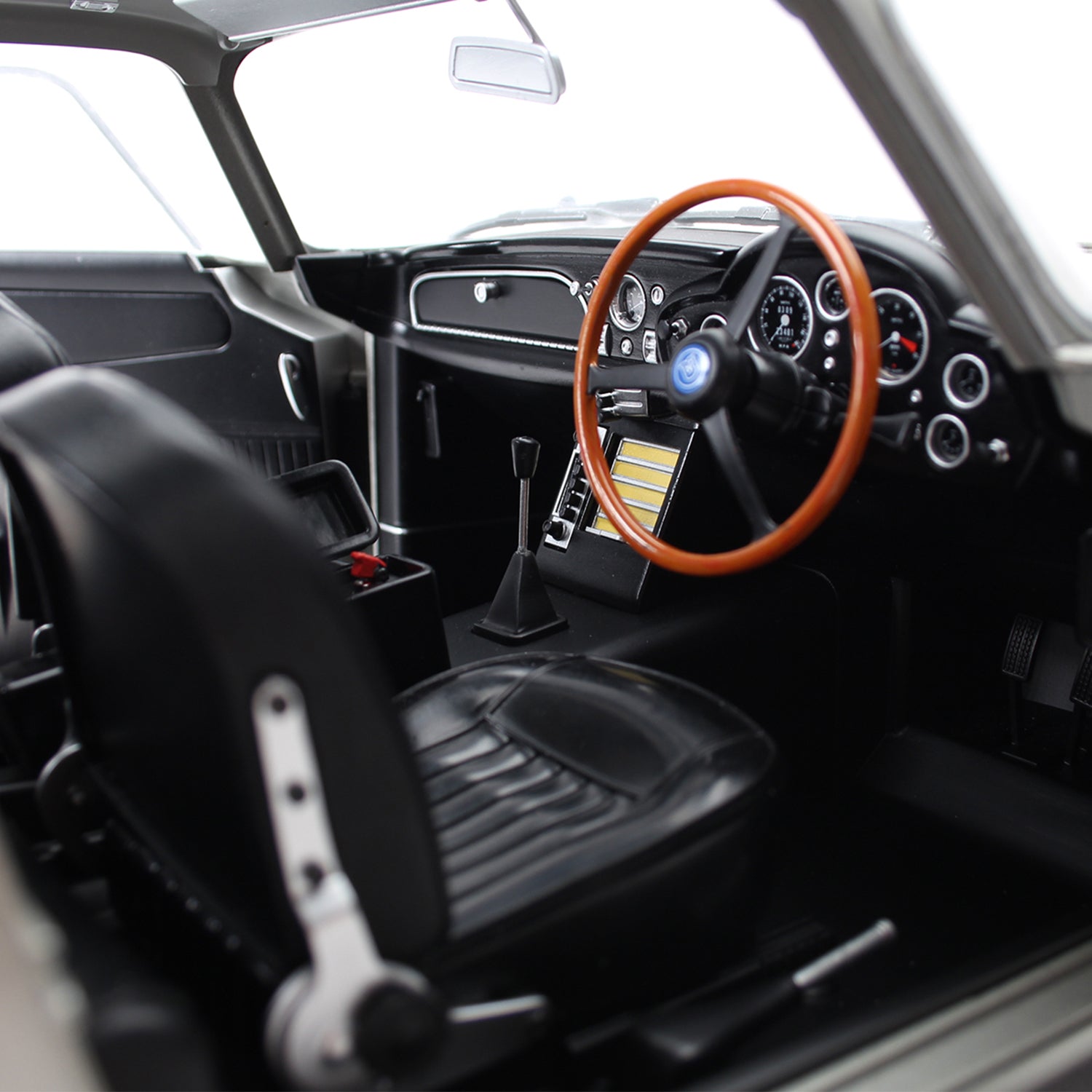 James Bond No Time To Die Aston Martin DB5 Model Car Kit - By Agora Models