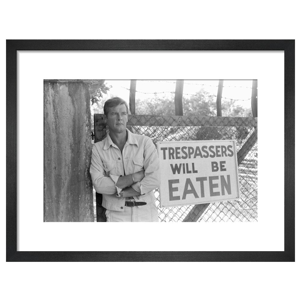 James Bond Live And Let Die Photo Framed Art Print - By King & McGaw