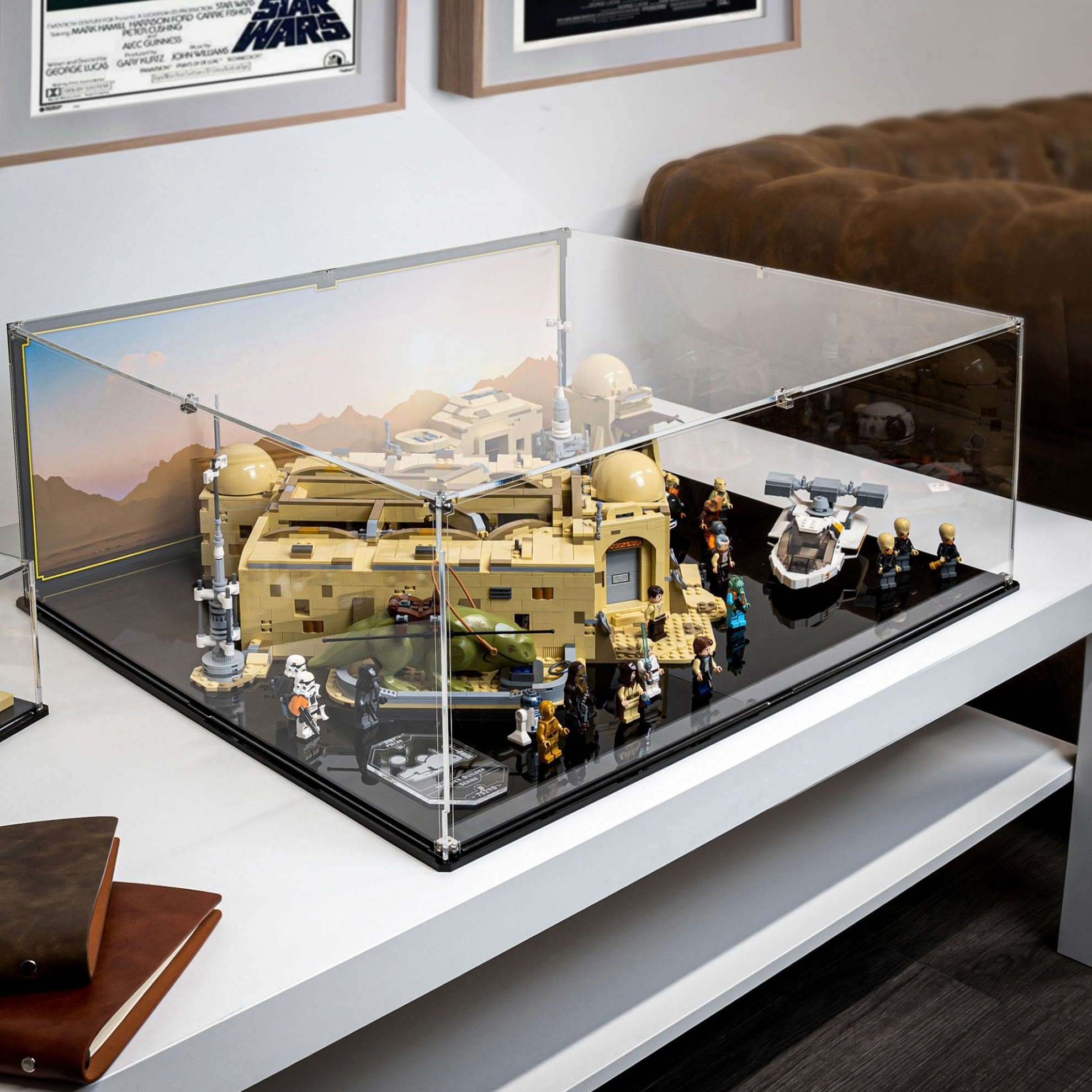 Display Case for LEGO® Star Wars™ Mos Eisley Cantina (75290)